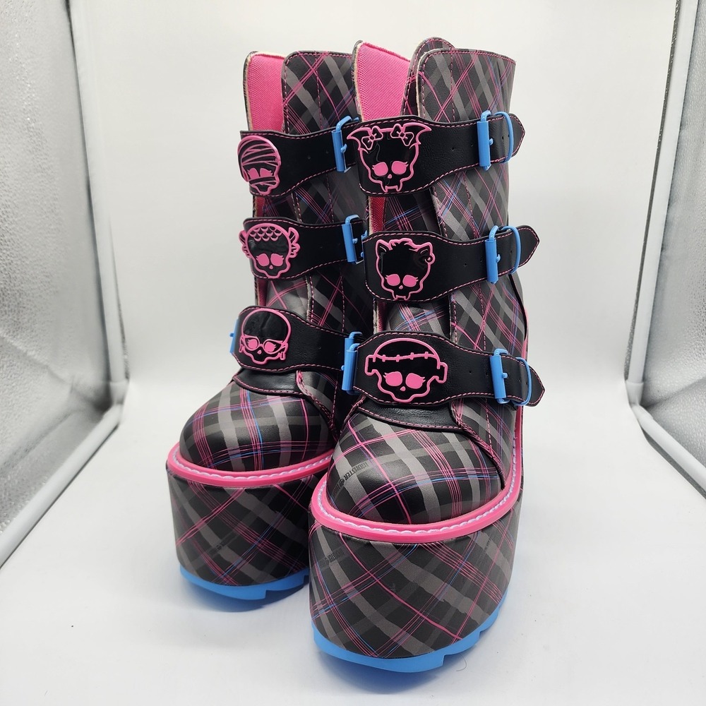 Monster High YRU Dune Platform Wedge Boots Size 10 Plaid Goth Pink Blue
